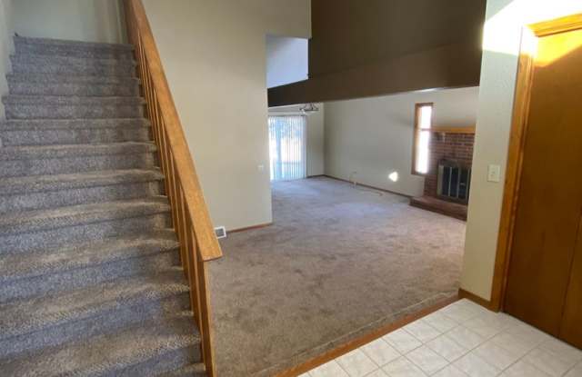 4 Bedroom House with 2 Car Garage in Billings Heights Gallery 2