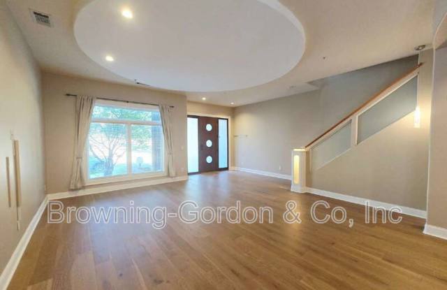 2905 Parthenon Ave. Gallery 3