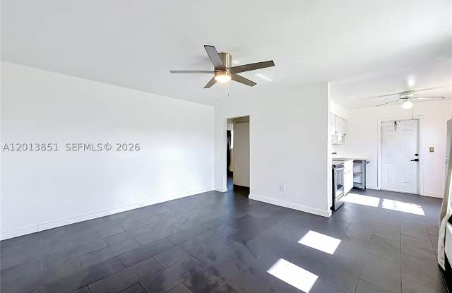 391 NE 42nd Ct Gallery 4
