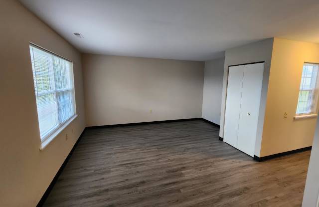 206 Nicholas Dr - B Gallery 2
