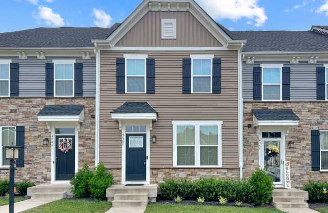 Move-In Ready Townhome with Finished Basement and Office in East Highland Park! photos photos
