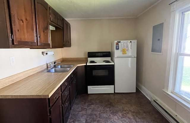 24 East Summit Street - 2 photos photos