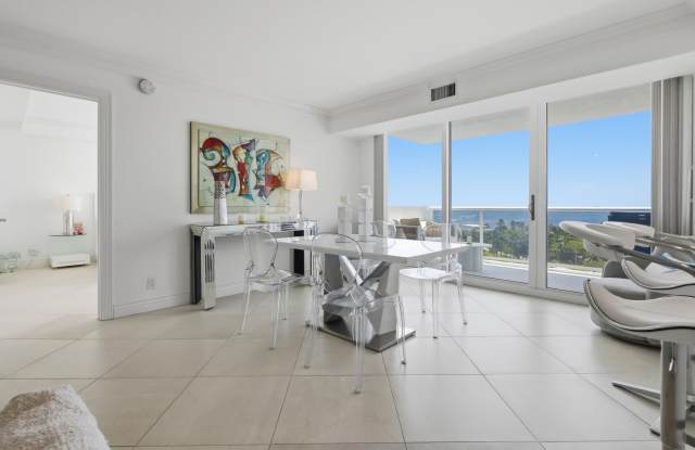 2715 N Ocean Boulevard Gallery 3