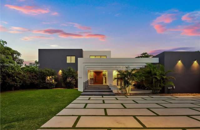 7660 SW 124th St photos photos