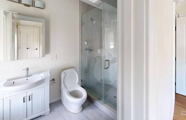 Nice 3 bed in Allston Gallery 4