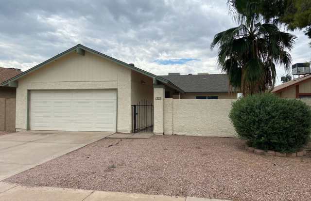 SUPER CUTE 3 BEDROOM Gallery 1