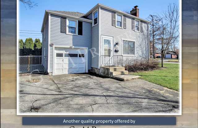 4-Bedroom Home Rental - Walk to Strong Hospital!! Gallery 3