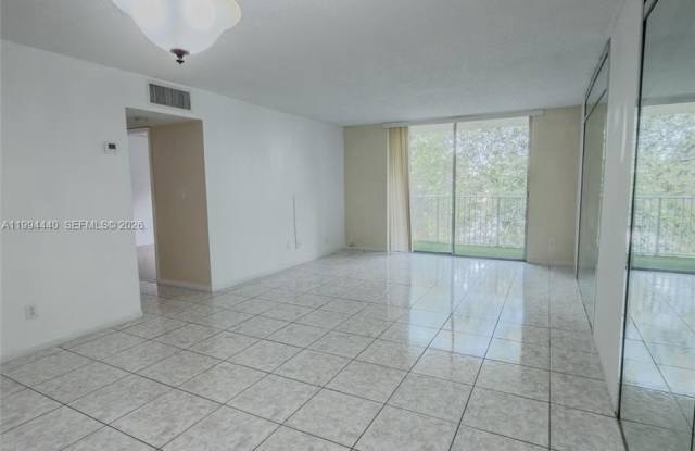 8411 NW 8th St photos photos