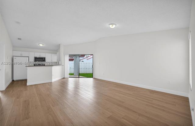 2414 San Remo Cir Gallery 2