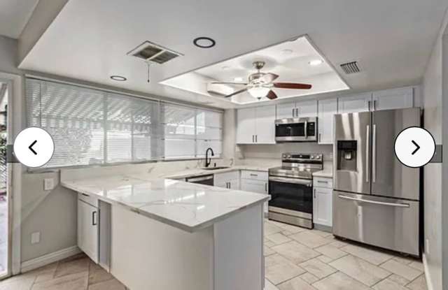 Spacious 3BR Townhome in Scottsdale Gallery 4