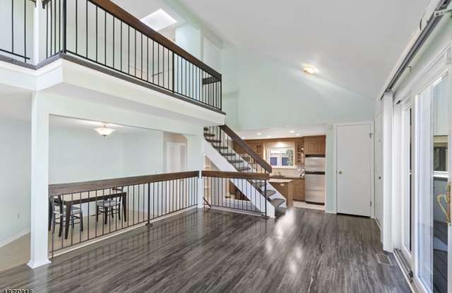158 FIRETHORNE TRL Gallery 4