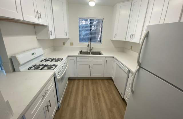 Remodeled 2 Bedroom Apartment - La Tierra Garden Apartements photos photos