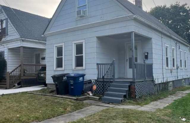 Updated 3-Bedroom Single-Family Home in the Heart of Lakewood photos photos