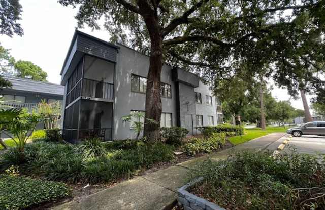 MOVE IN NOW!! 2ND FLOOR CORNER 2x2 UNIT WITH SCREENED IN PORCH! photos photos