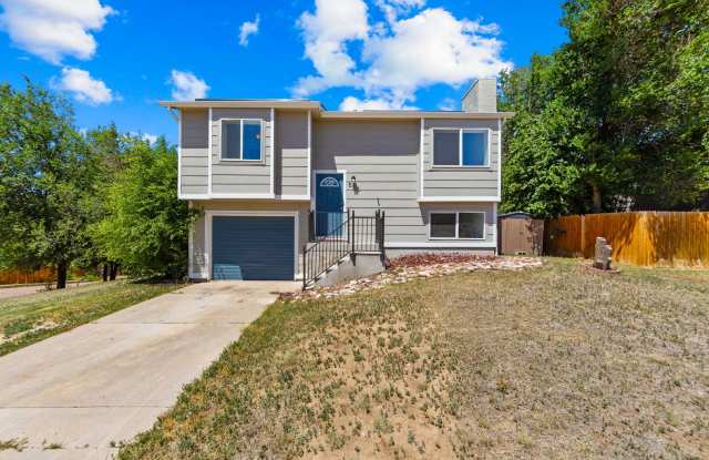 Beautiful 3 Bedroom 1 Bath Home in Fountain! Gallery 1