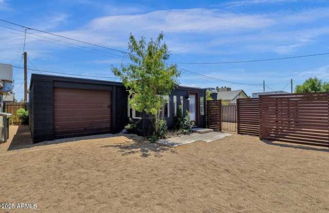2107 W Wilshire Drive photos photos