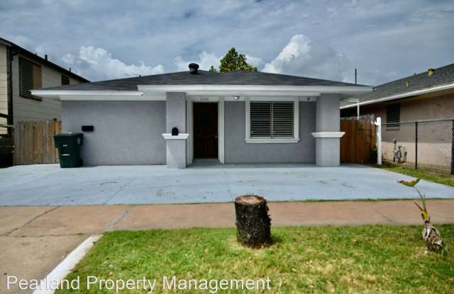3306 Avenue R 1/2 - 3306 Avenue R, Galveston, TX 77550