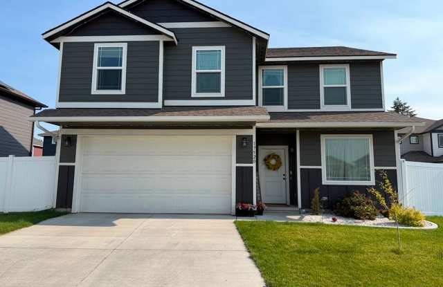 Beautiful Home in the Valley Gallery 1