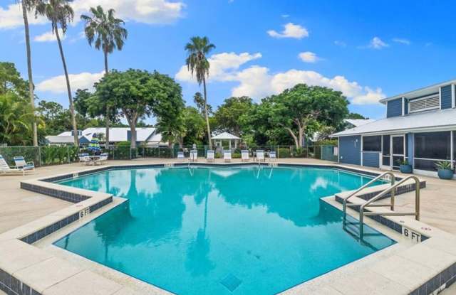 ** STUNNING 3BR/3BA TOWNHOUSE (WITH EXTRA 4th LARGE ROOM TO BE USED AS BEDROOM OR OFFICE) ** TRANQUIL LAKE VIEWS ** TIMBERWOOD OF NAPLES ** Gallery 4
