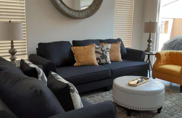 52430 Hawthorn Court Gallery 3