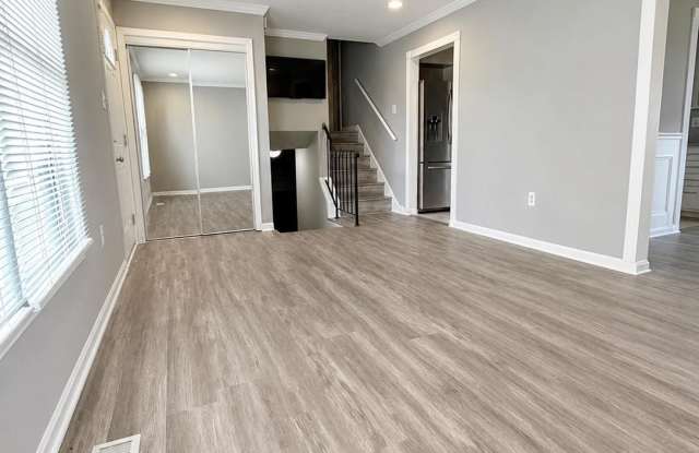 206 MOUNTAIN VIEW Court Gallery 2