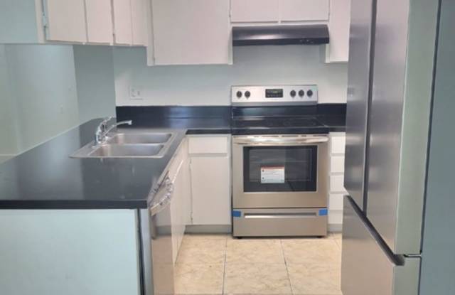 Well laid out spacious 4/5 BDRM/ 2 BTH home with fenced yard and storage shed! - 605 Hillpoint Way, Brandon, FL 33510 Well laid out spacious 4/5 BDRM/ 2 BTH home with fenced yard and storage shed! - 605 Hillpoint Way, Brandon, FL 33510