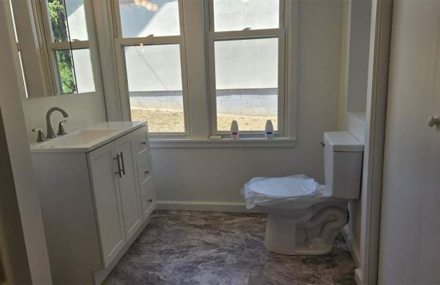 640 Woodvue Ln photos photos