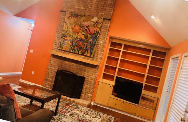112 West Lakeside Drive Gallery 2