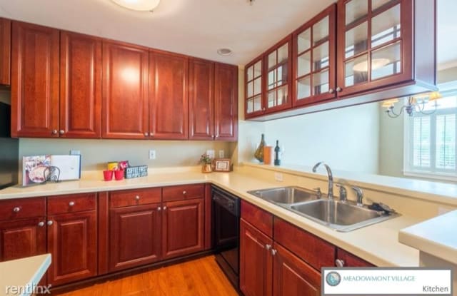 122 Meadowmont Village Cir - 122 Meadowmont Village Circle, Chapel Hill, NC 27517