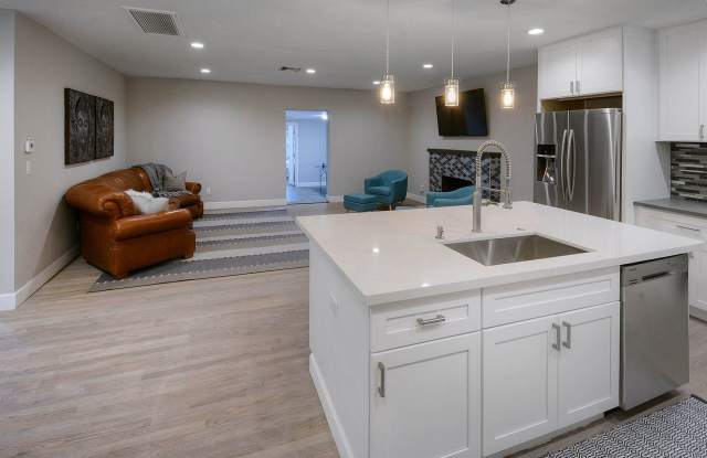 PRE-LEASE August 2027 -  Luxury Student housing ,Close to U of A! Newly Renovated Gallery 3
