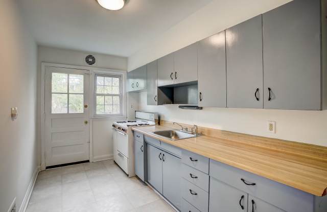 410 Old Trail Gallery 4