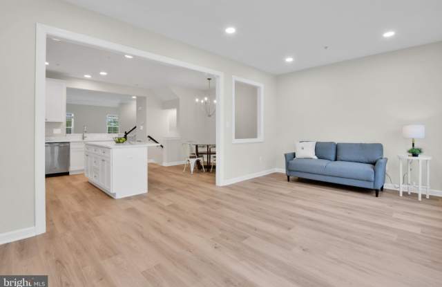 9621 ATTERBURY Lane Gallery 2