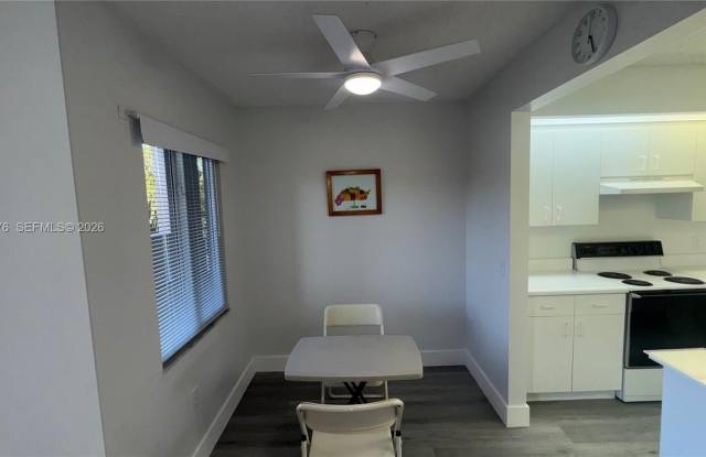 13700 SW 11th St photos photos