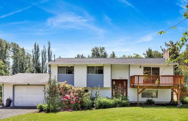 Spacious 4 Bedroom, 2 Bathroom Home photos photos