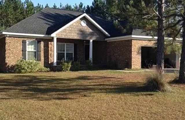 Beautiful 3 bedroom, 2 bath home is located in the Crossing Subdivision!! Gallery 1
