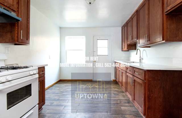 Apartment - 2 Bedrooms / 1 Bath - South Gate Gallery 1