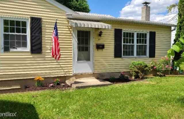 325 Saint James Avenue - 325 Saint James Avenue, Upper Pohatcong, NJ 08865