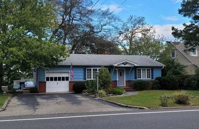303 Clubhouse Road - 303 Clubhouse Road, Beachwood, NJ 08722