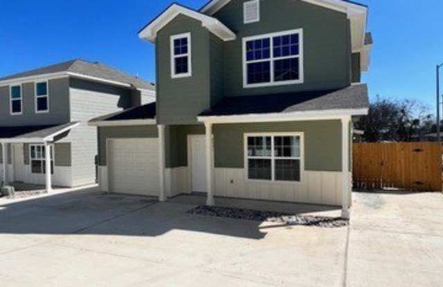 2031 Silver Oaks Gallery 2