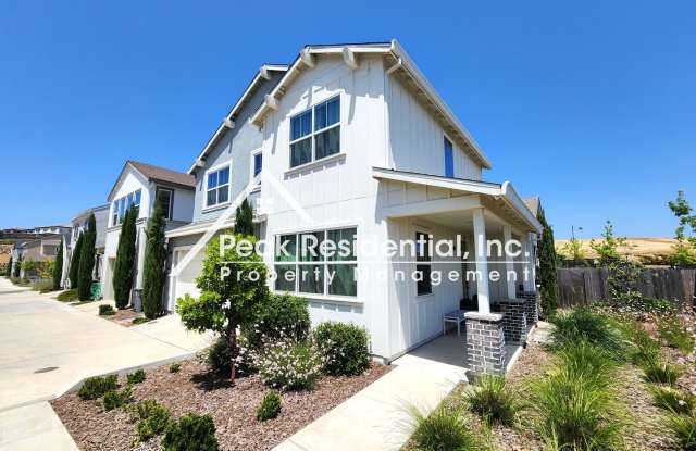 Newer 4bd/3ba Folsom Home with 2 Car Garage photos photos