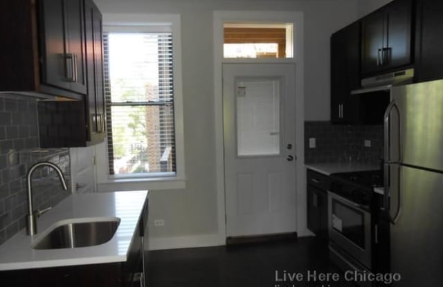 1945 W Nelson St - 1945 West Nelson Street, Chicago, IL 60657