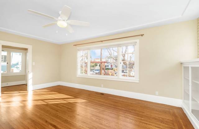 3312 Fernside Blvd - 2++ bedroom | 1.5 bath | Single family home Gallery 2