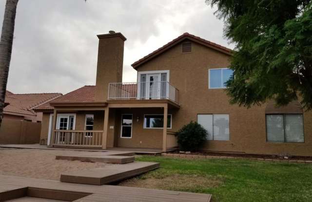 AVAILABLE NOW IN THE SPRINGS ON THE LAKE IN CHANDLER - UNFURNISHED 2 LEASE OPTIONS Gallery 3