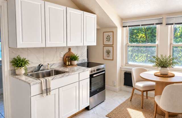 Spacious Third-Floor Studio Across from Northwood Park Gallery 1
