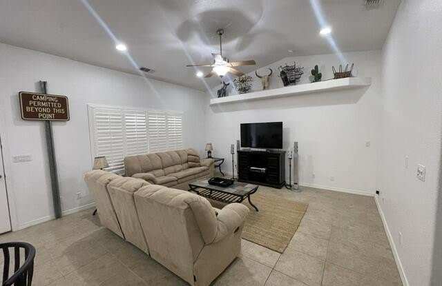 2875 Arabian Dr Gallery 3