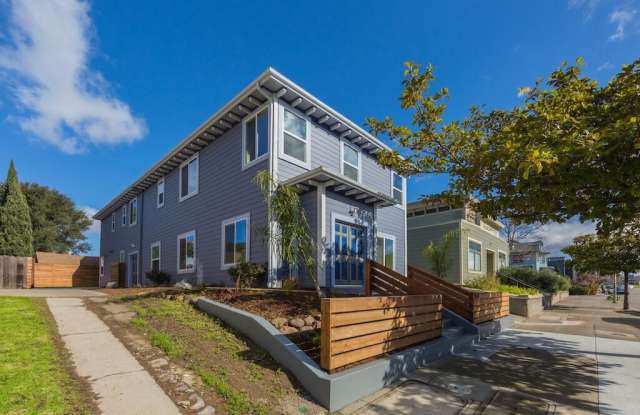 Rare newly renovated large 3 bedroom 3 bath flat w/stainless steel appliances, granite counters, hardwood floors and yard! - 960 16th Street, Oakland, CA 94607