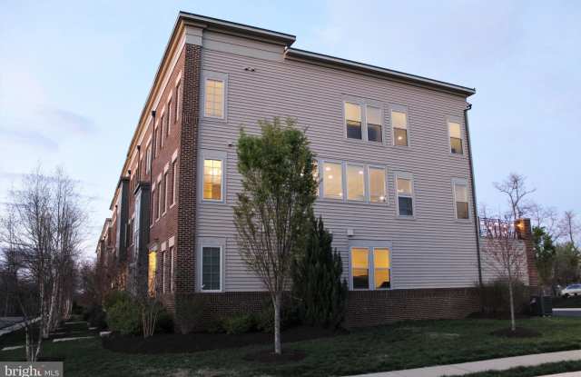 22816 BREEZY HOLLOW Drive Gallery 4