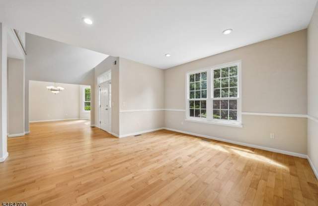 4 Revere Dr Gallery 3