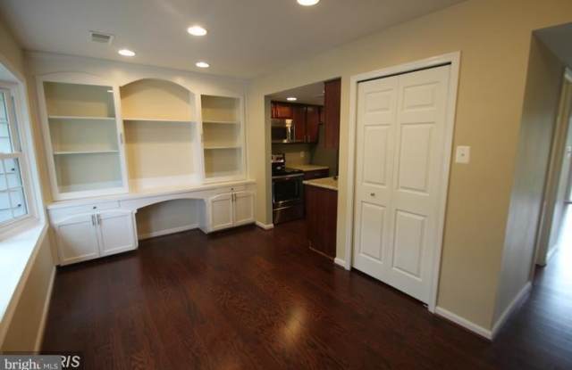 8987 MCDOWELL CMNS Gallery 2