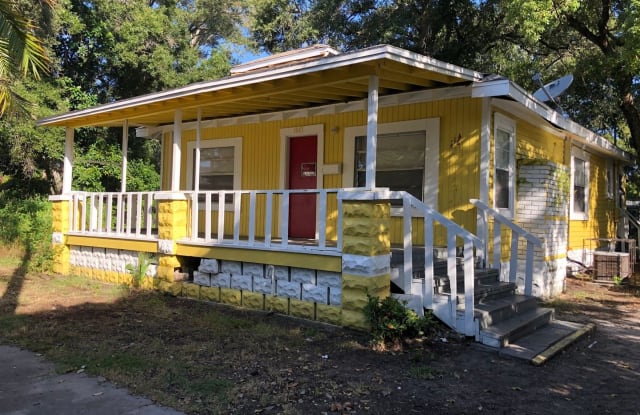 1045 13th Ave S - 1045 13th Avenue South, St. Petersburg, FL 33705